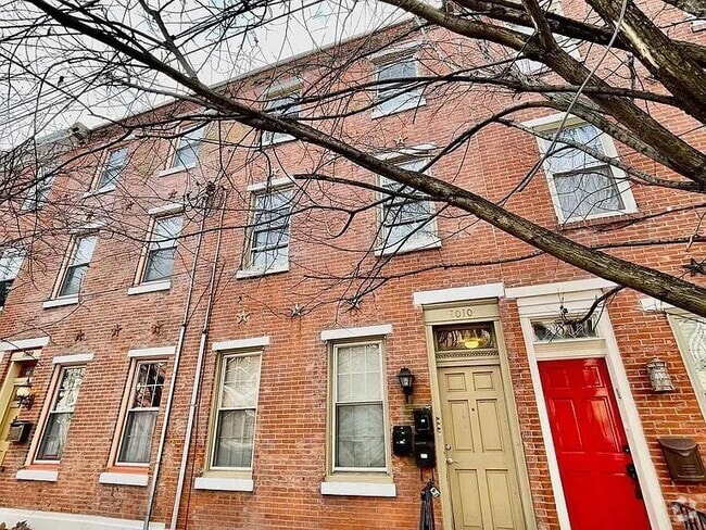 Building Photo - 2010 Fitzwater St Rental