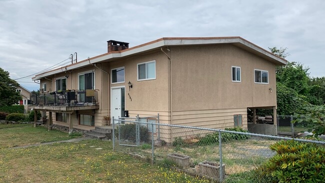 Photo - 9345 Charles St Unit B