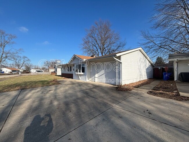 Photo - 5108 Algonquin Trail