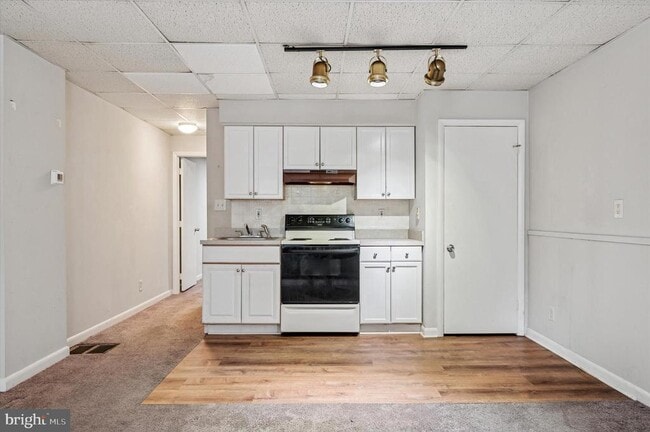 271 N Wycombe Ave Unit 1