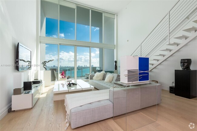 Building Photo - 1040 Biscayne Blvd Unit 1802 Rental