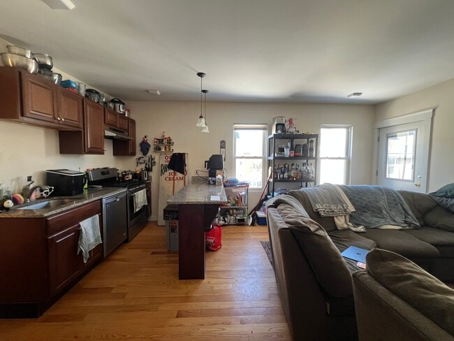 Building Photo - 23 Weitz St Unit 2