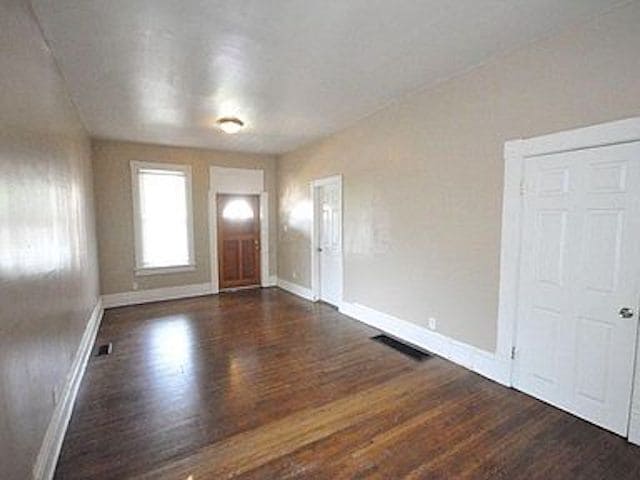 Photo - 1490 Indianola Ave