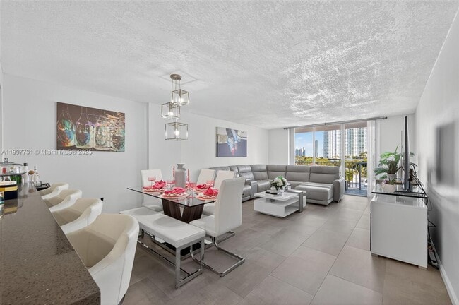 Building Photo - 2851 NE 183rd St Unit 605E