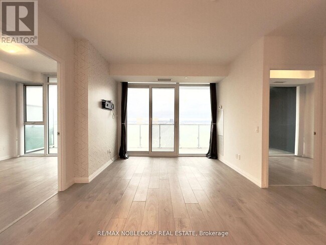 Photo - 7895 Jane St Unité 2014