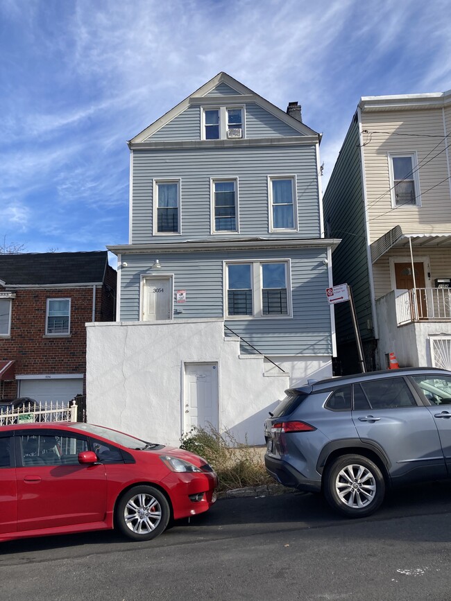 Building Photo - 3054 Barker Ave Unit 2