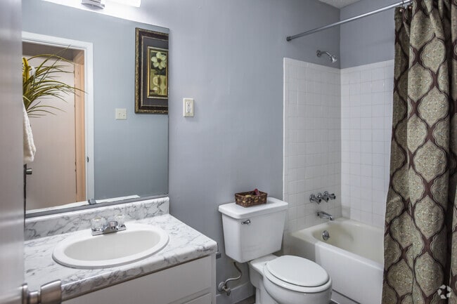 2 BR, 2 BA - 1050 SF - 2nd Bedroom