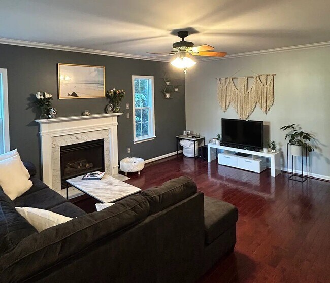 13015 Skyview Ln