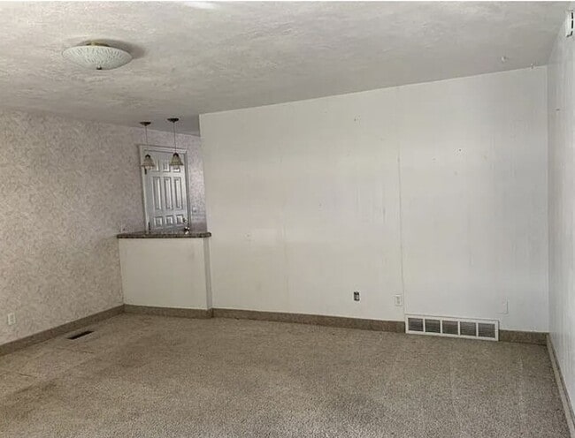 Photo - 299 N Highland Dr Unidad A