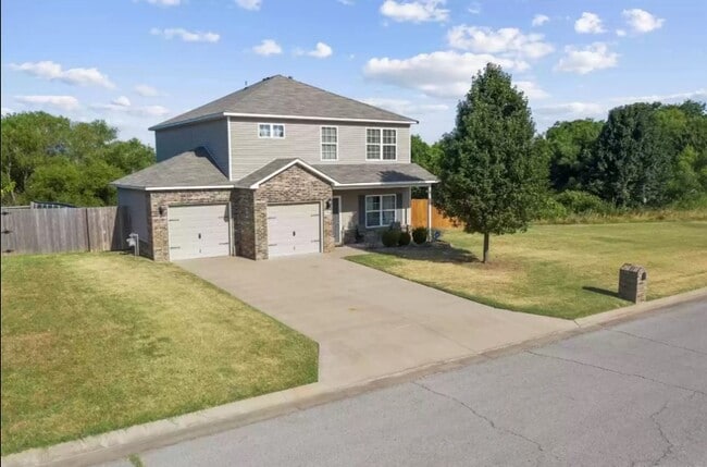 Building Photo - 3 Bed | 2.5 Bath in Broken Arrow!