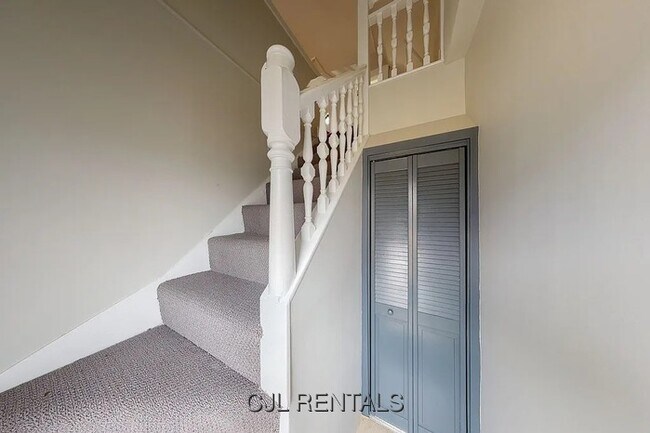 Photo - 139 Summer St Unidad 3