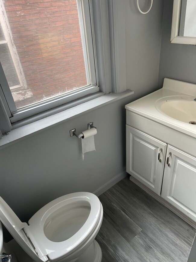 Photo - 1340 Herr St Unidad 2