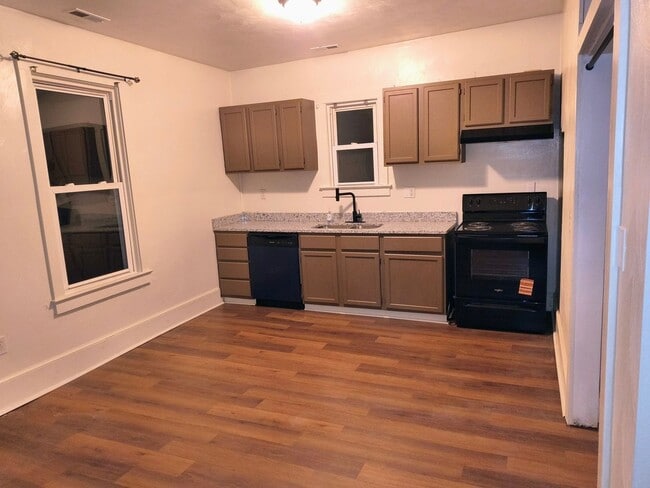 Photo - Charming 3BR Duplex in Norfolk