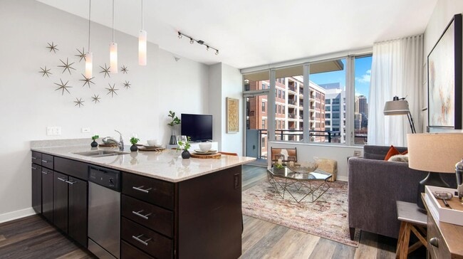 Photo - 443 W Huron St
