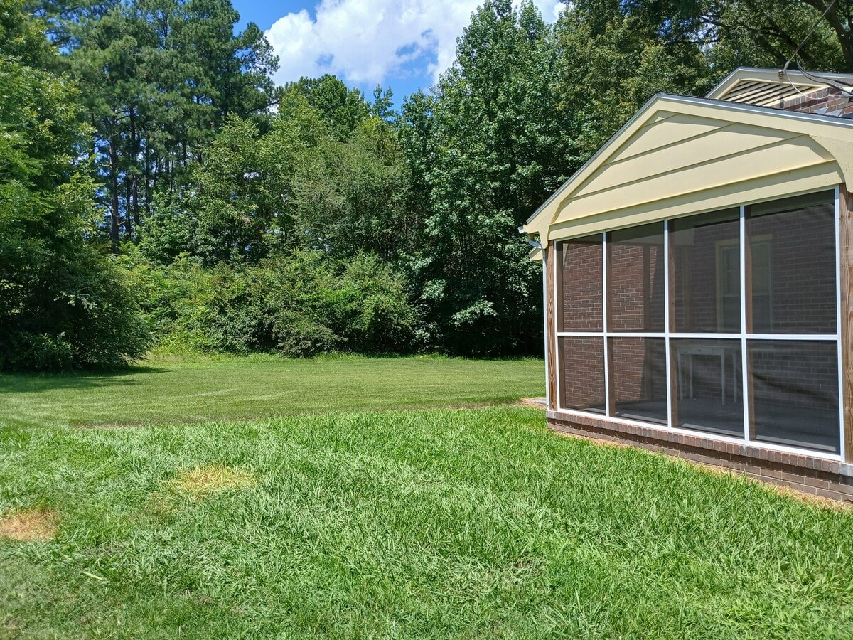 Photo - 469 Slagles Lake Rd