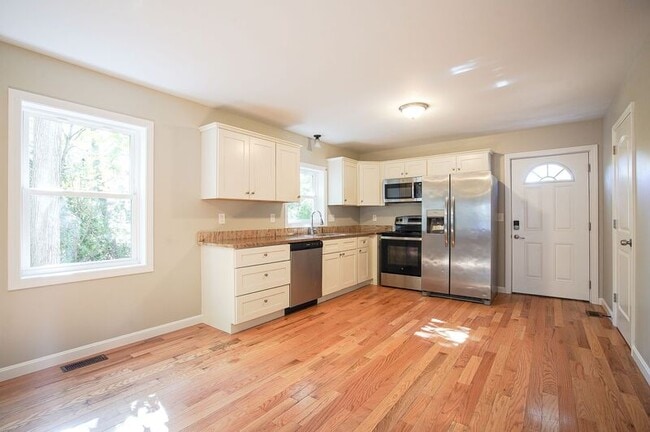 Photo - 20 Healey St