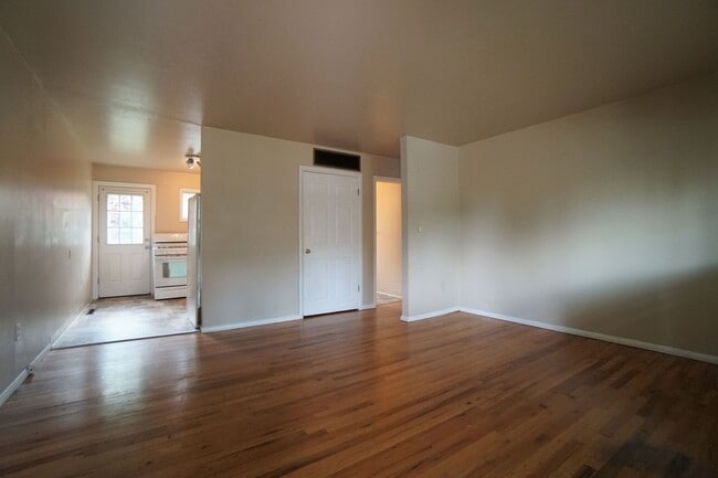 Photo - 1914 Cascade Ln