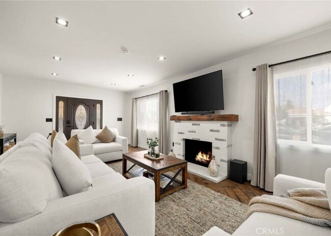 Photo - 2935 Live Oak St