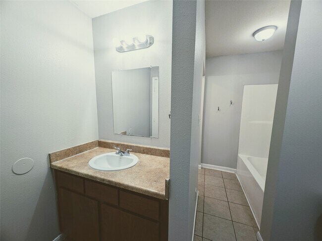 Photo - 138 S Bend Ct