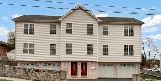 Building Photo - 26 Roger Ave