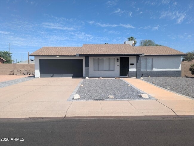 Photo - 1222 W Auburn Dr