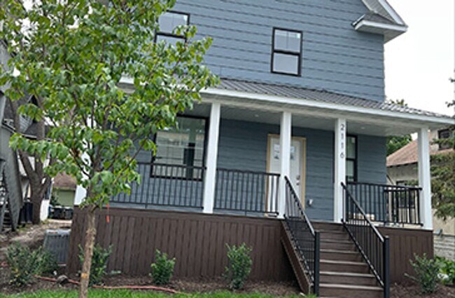Building Photo - 2116 Como Ave SE Unit 1 Rental