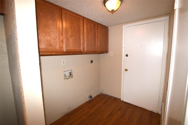 Photo - 2607 Alcott Ln