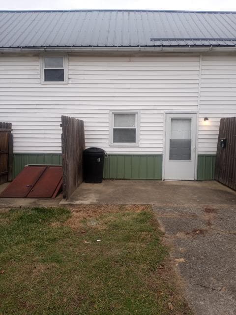 Outside Patio - 636 Elm Ave Unit 2