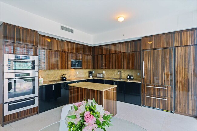 Photo - 50 South Pointe Dr