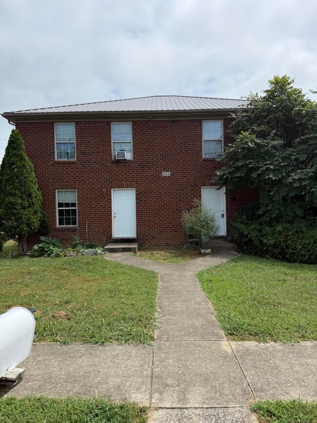 Photo - 821 Ridgewood Dr