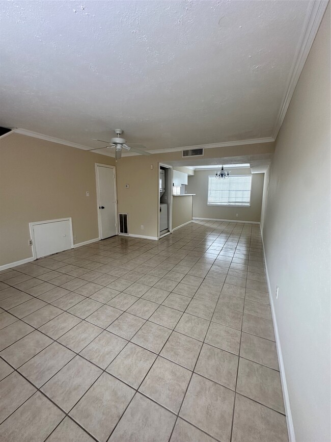 Building Photo - 1433 Cedar Post Ln Unit 41