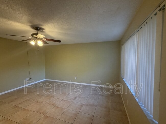 Photo - 1310 Amble Ln