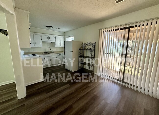 Photo - 1815 E Gary St