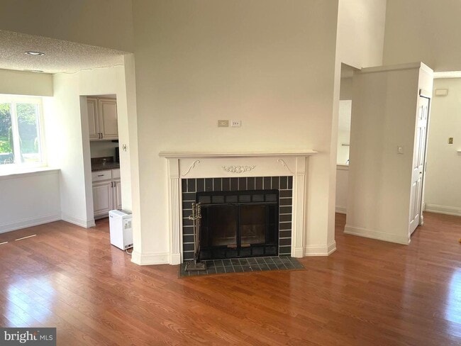 Photo - 245 Carriage Ct