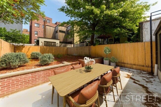 Building Photo - Brand New 4 bed 4 Bath Duplex with Garden in Williamsburg Unit 1