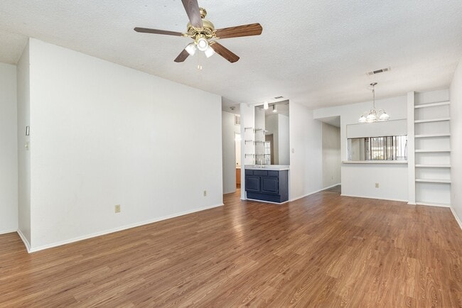 Photo - 5740 Martel Ave Unidad B3