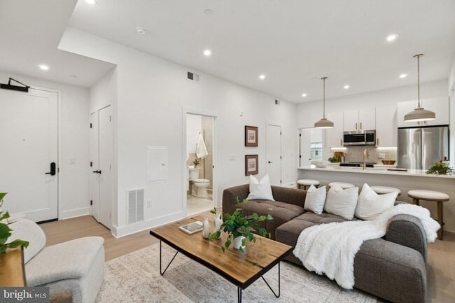 Photo - 30 W Allens Ln Unit 205