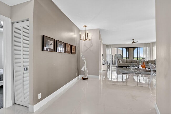 Photo - 7578 Regency Lake Dr Unidad 801