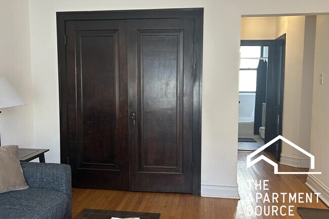 Photo - 1913 W Larchmont Ave Unit 3B