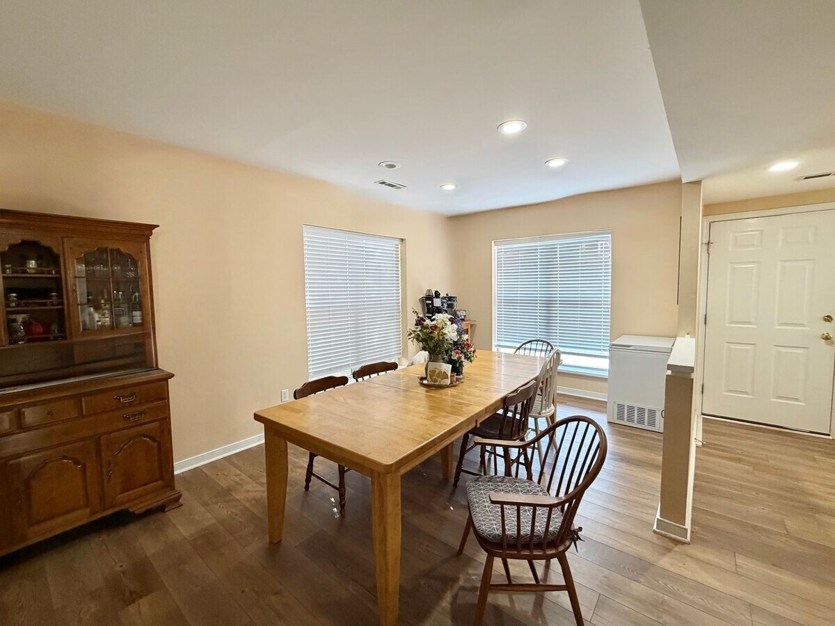 Photo - 2302 Fontaine Ave Ext Unit B