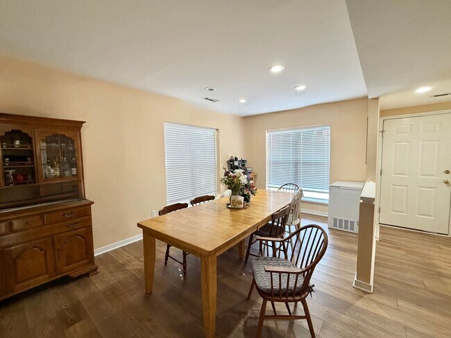 2302 Fontaine Ave Unit B