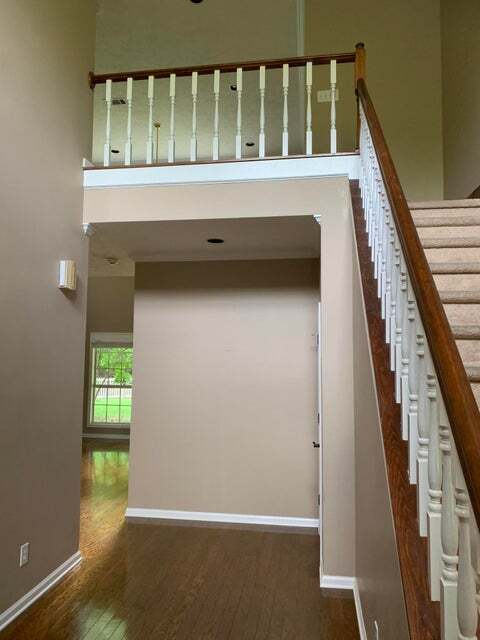 Photo - 422 Dickerson Ln