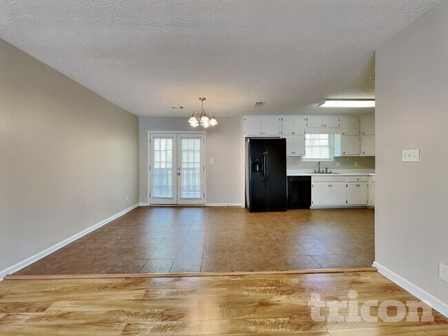 Photo - 434 Creek View Ct