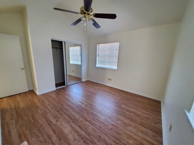 Photo - Fenced Jamaica Beach 3/2/1 Tri-level Home