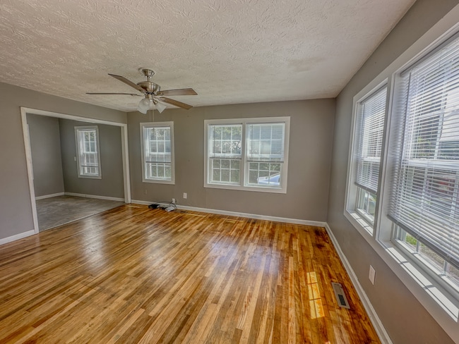 Photo - 804 E Cranford Ave