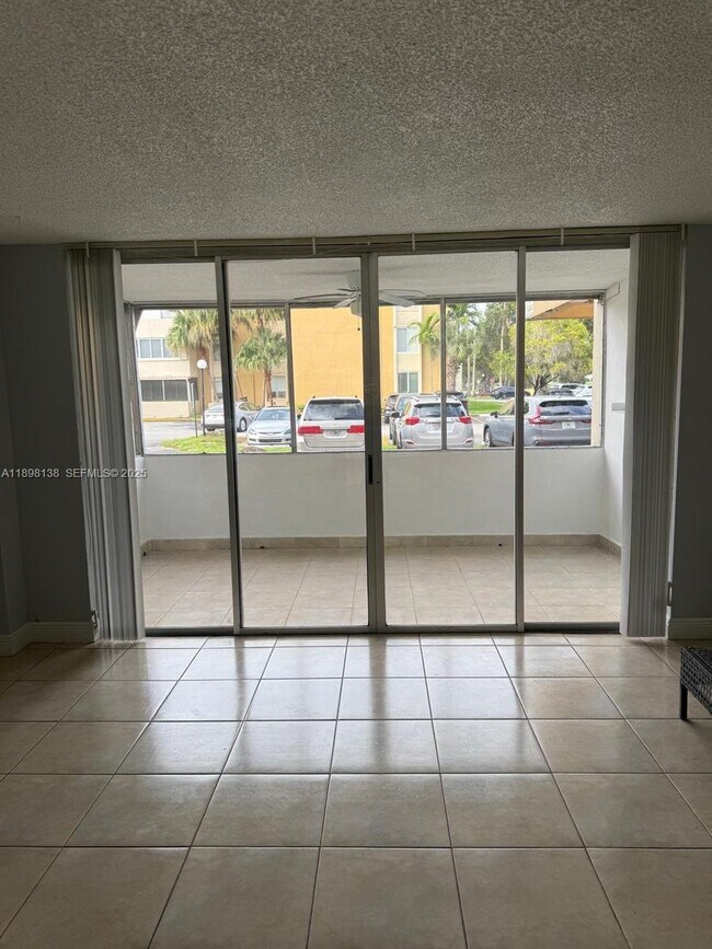 Building Photo - 6831 SW 147th Ave Unit 1B1