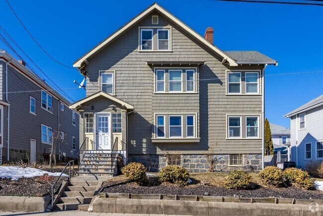 Building Photo - 64 Beaumont St Unit 1 Rental