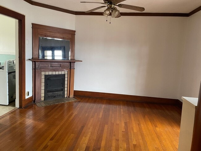 Photo - GrandAveW302-6 Unit GrandAveW302_6