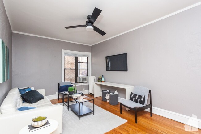Photo - 633 W Cornelia Ave Apartments Unit #  03W