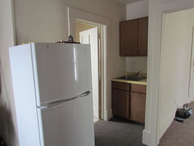 Photo - 327 E Cherry St